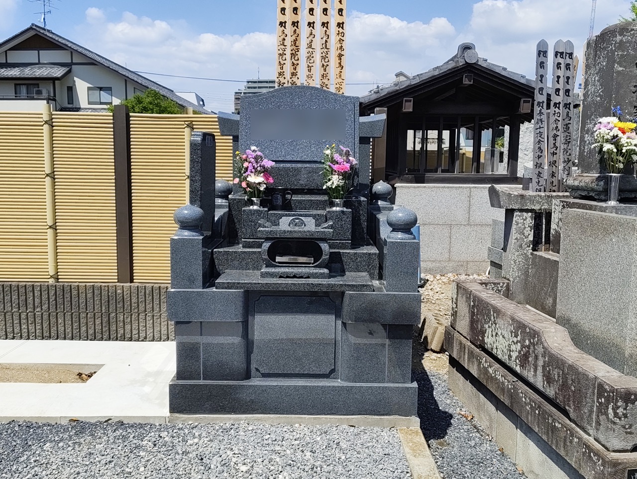 青御影石の一般墓建立例。梅澤石材店の施工